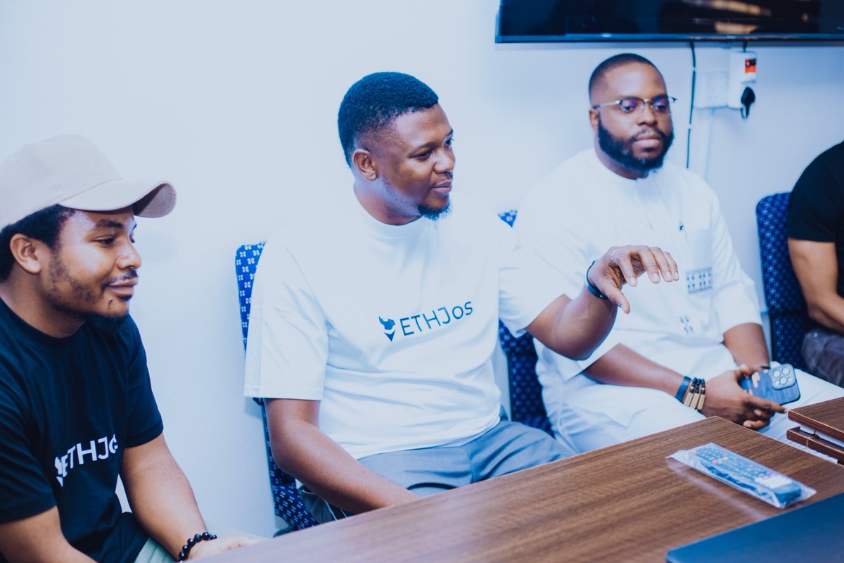 EthJos_'s tweet photo. Next, @DMitong of @EthJos_ moderated a panel discussion with @chidubem_w3 of @TheGraphAfrica, @pkstevenz_ of @ayahq_, and @scarfacedotsol of @blockfuselabs, which delved into the
trends and challenges facing Africa's Onchain Builders.

#JosBuidlIt
#Web3InJos https://t.co/ir1Srm1z2f