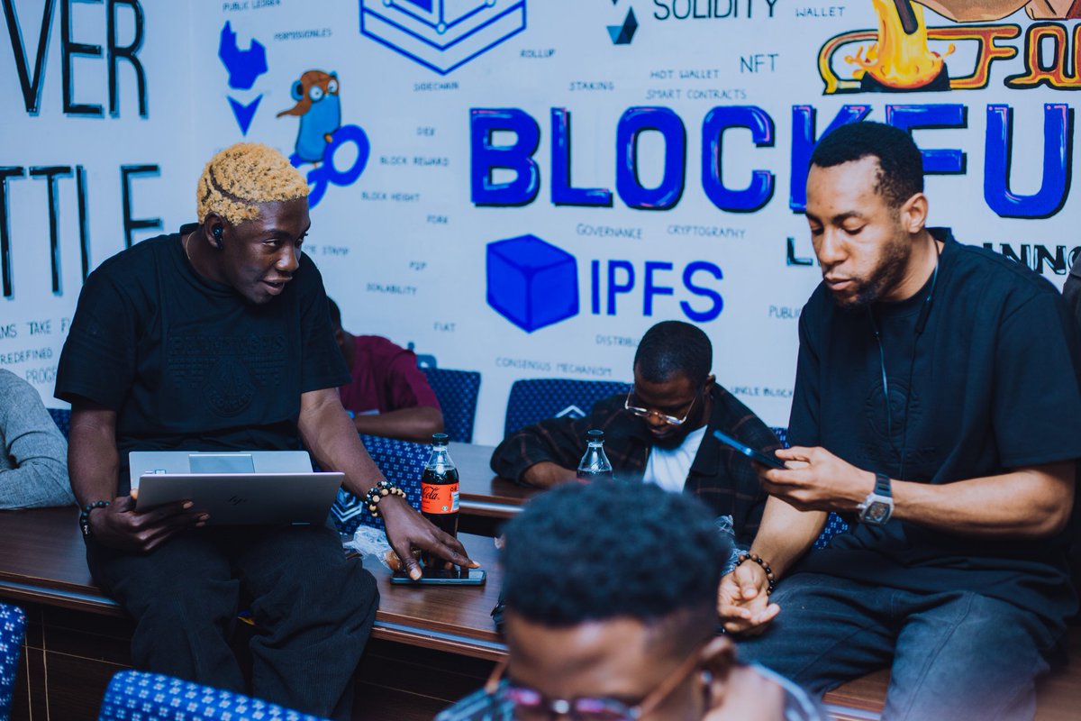EthJos_'s tweet photo. Attendees had the opportunity to network with fellow builders and learn new stuff critical to the future development of Plateau’s Onchain Builders ecosystem. A few walked away with merch! And there was food😉😊

#JosBuidlIt
#Web3InJos https://t.co/ppugC3ltkO