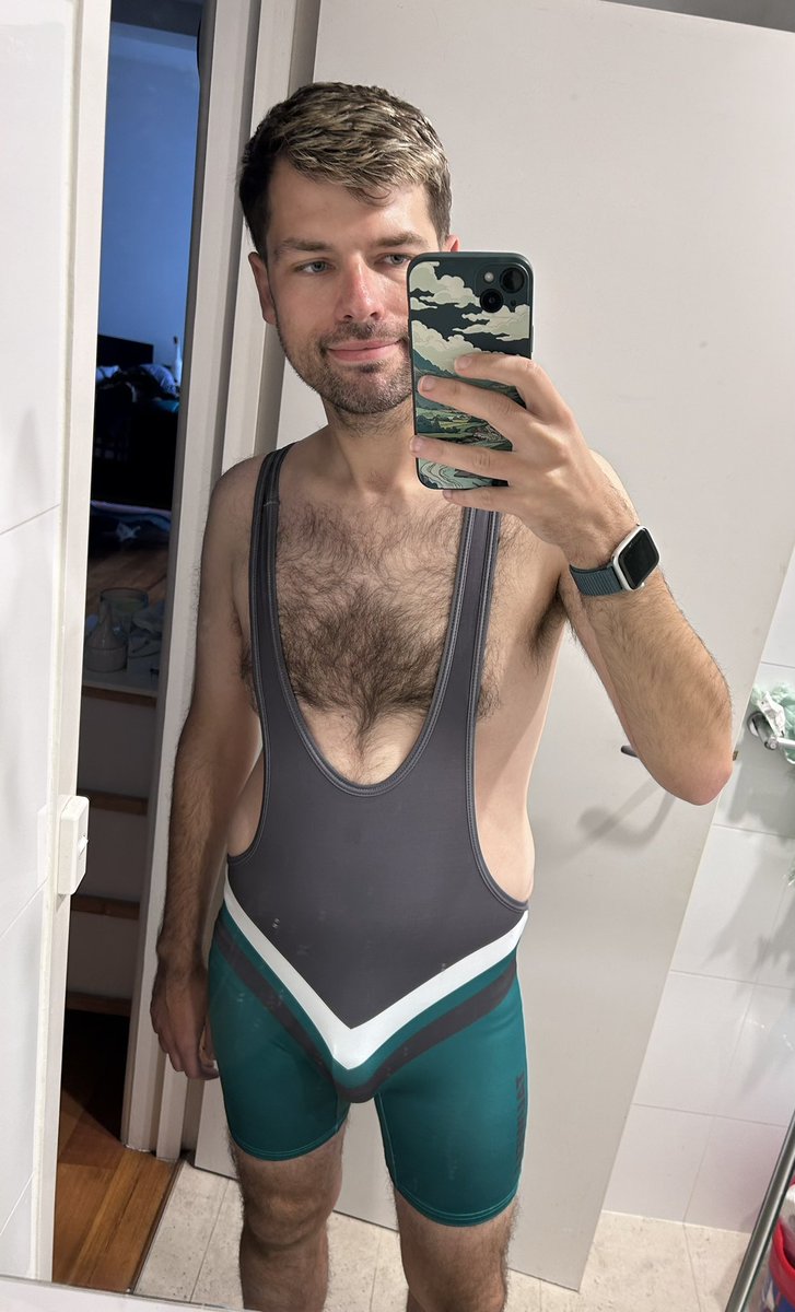 mbboy1993's tweet photo. HMU if you wanna wrestle 😈 https://t.co/1ywKCYzDwd