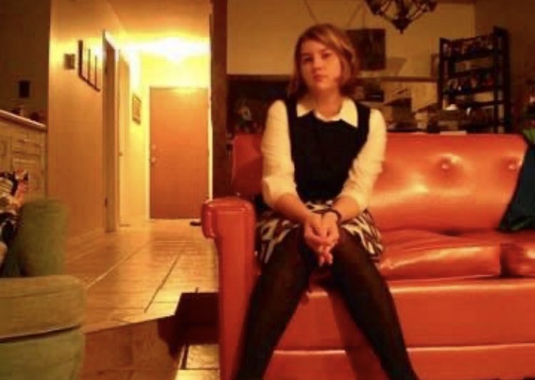 AnnaTillett's tweet photo. #tbt for the dude at the yard sale that told me to have fun on this couch https://t.co/erCm3gxjGQ