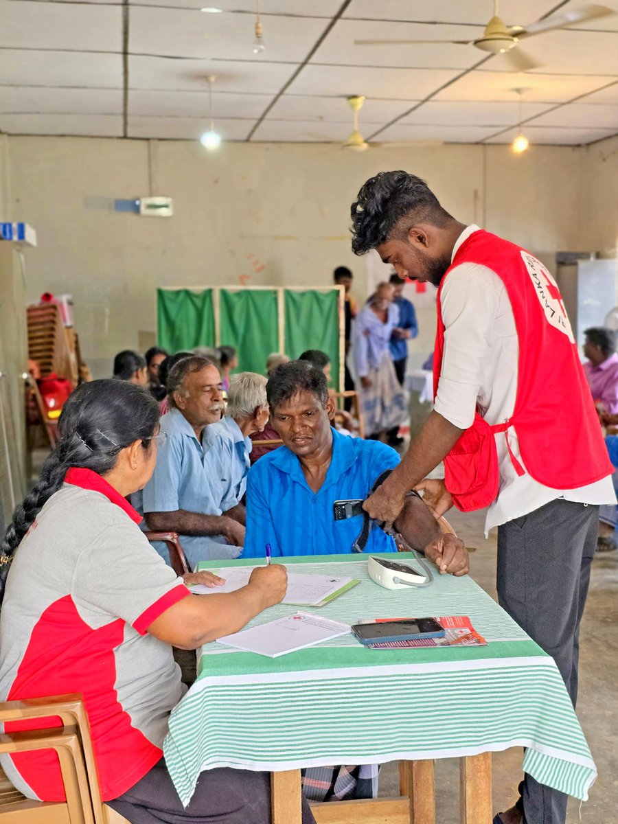 SLRedCrossMul's tweet photo. On Monday, August 19, 2024, the Sri Lanka Red Cross Society  Mullaitivu branch hosted its fifth free medical camp of the year in Indupuram, a border village of the Mullaitivu district. https://t.co/00H6HNEYZl
