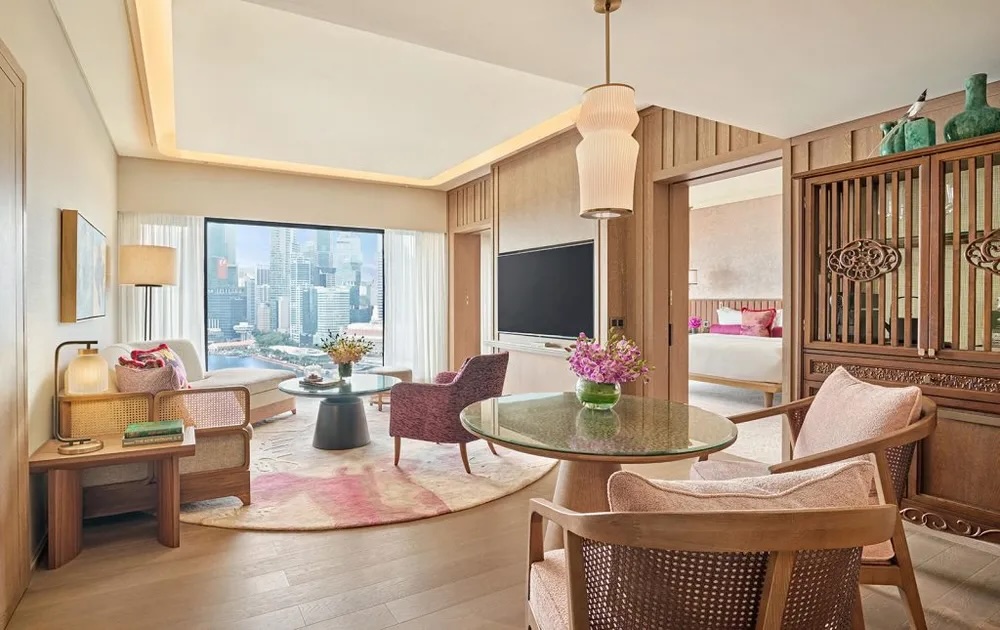 Christian Barker (@cbbarker) on Twitter photo "Whether you’re a solo gourmet, cocktail-loving DINK couple, or harried breeders travelling with a brood, there’s much to be a fan of here." My T+L review of the <a href="/MO_SINGAPORE/">Mandarin Oriental</a>'s colourful, foodie- and family-friendly $135million refurb. travelandleisureasia.com/sg/hotels/mand… "Whether you’re a solo gourmet, cocktail-loving DINK couple, or harried breeders travelling with a brood, there’s much to be a fan of here." My T+L review of the <a href="/MO_SINGAPORE/">Mandarin Oriental</a>'s colourful, foodie- and family-friendly $135million refurb. travelandleisureasia.com/sg/hotels/mand…