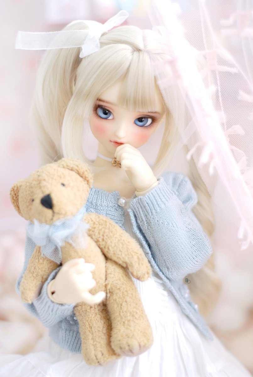 나의 벽안의 꿈을 이뤄다오~ 루까땅~🩵
.
.
🩵: 크..크흠.. 그리 말하니까 
부끄러워서 똑바로 못 보겠어..🩷