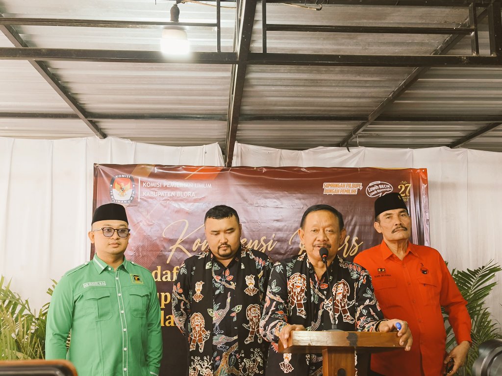 Ponakan Bambang Wuryanto atau akrab dikenal Bambang Patjul, Mas Andika Adikrishna Gunarjo yakin bahwa berpasangan dengan Mbah Abu Nafi adalah keputusan tepat. Pasangan  Abdi, harapan baru untuk Blora lebih baik.