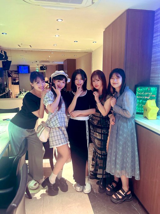 昨日はたくさんの大好きな人に会えていい時間を過ごせました☺️✨ https://t.co/QkHBPpNf8N