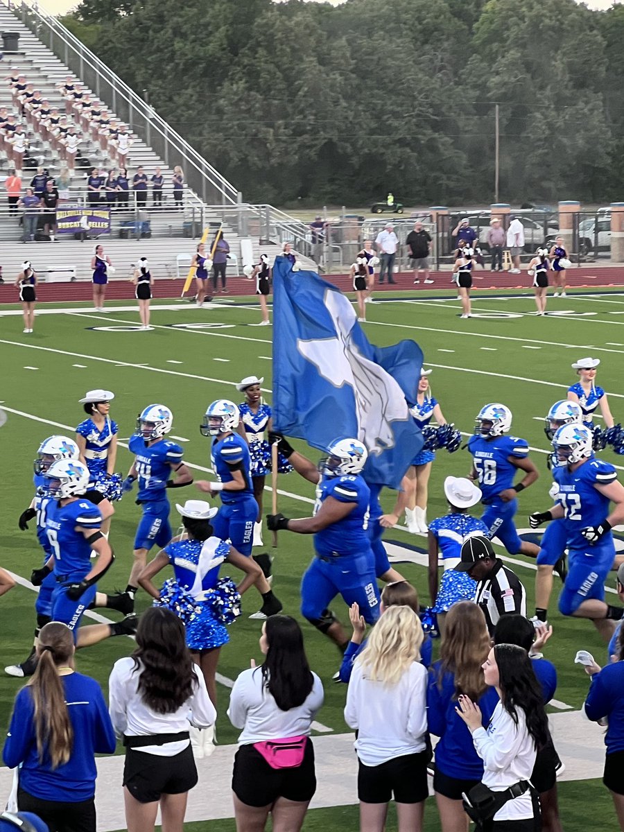_AprilGriffin's tweet image. Lindale with the  WIN 🏈💙🦅🏈💙🦅 #60 #lindale #football