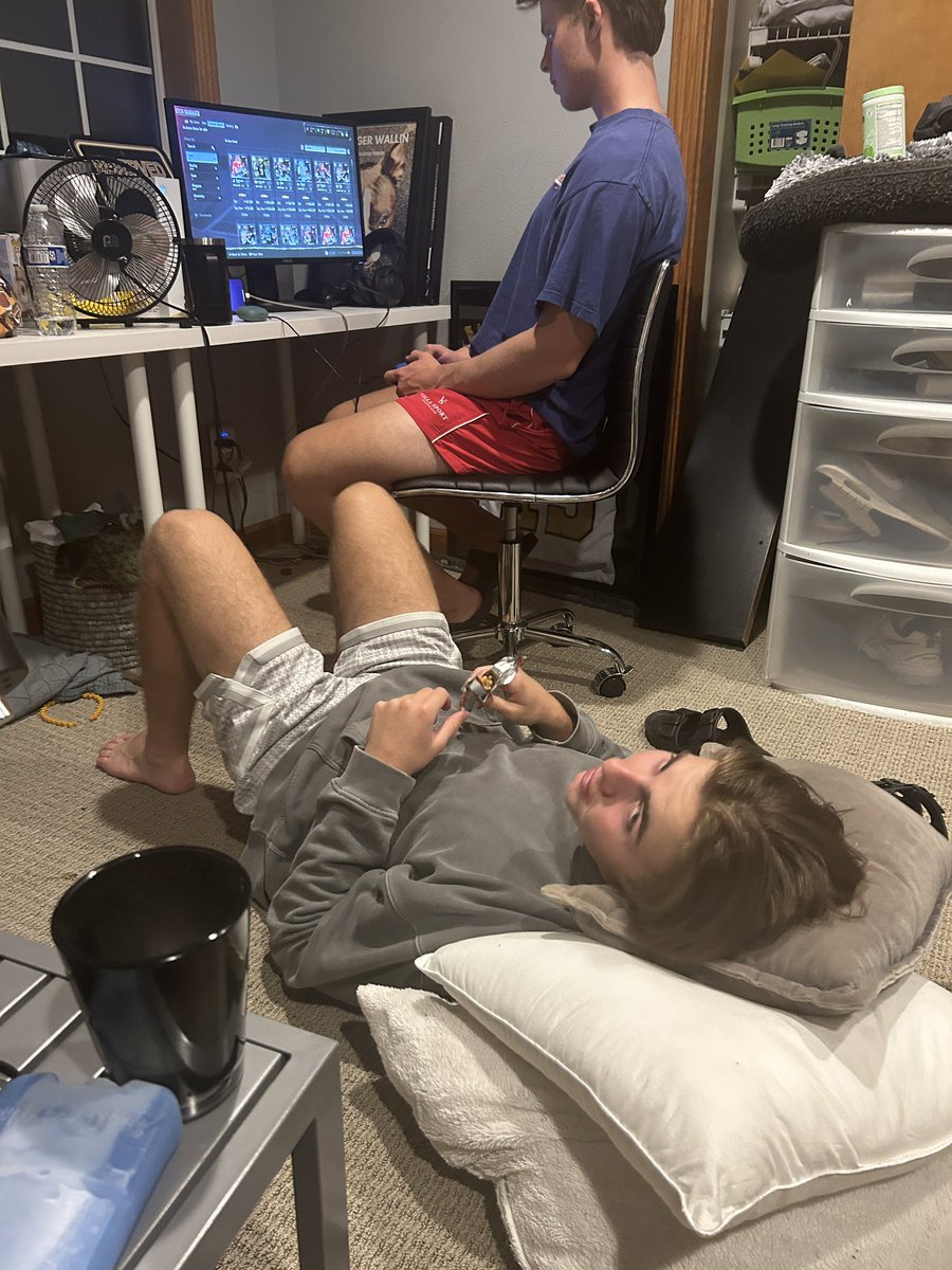 rex_wallin's tweet photo. This describes my night.. https://t.co/ymGbZDuern