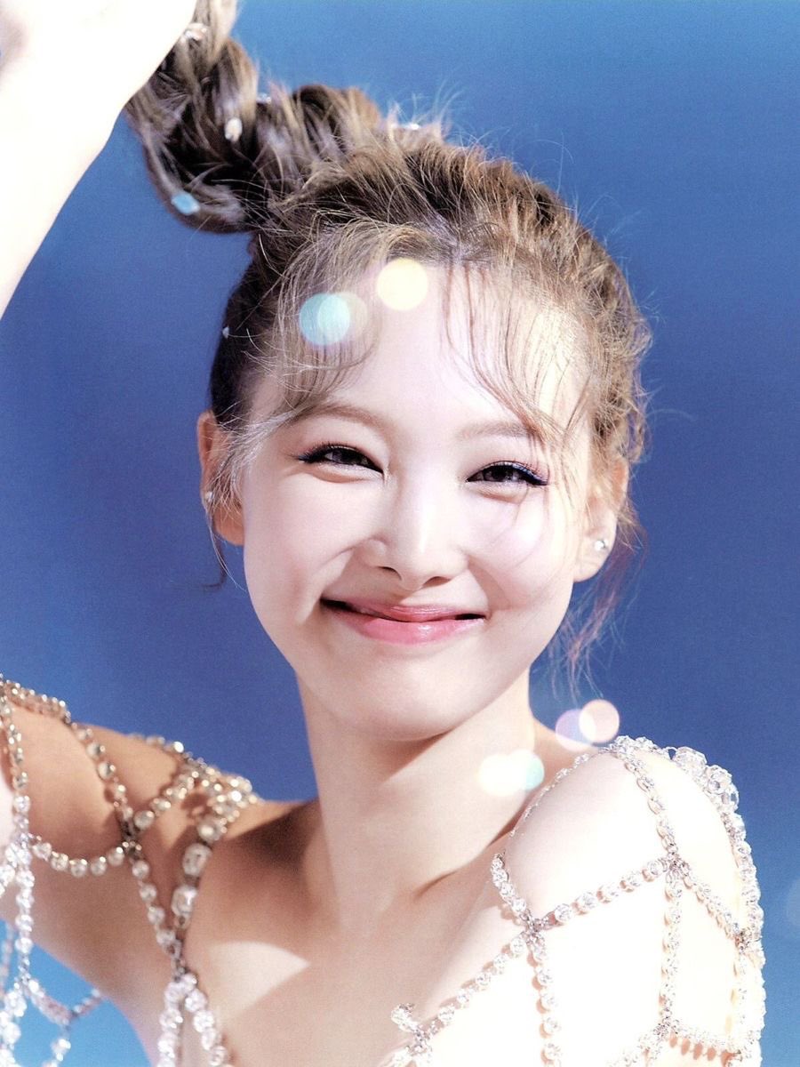 まじニコニコナヨンさま天才🥹🩷