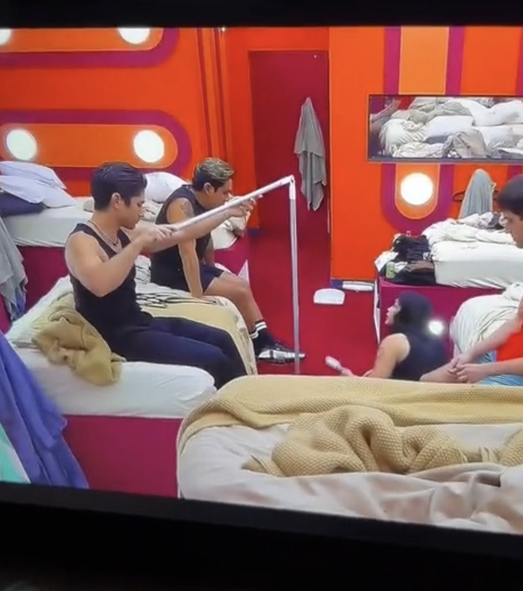 Sian hizo trampa  se la pasó practicando en el cuarto 🙄 Adelante con las imágenes... #LaCasaDeLosFamososMx