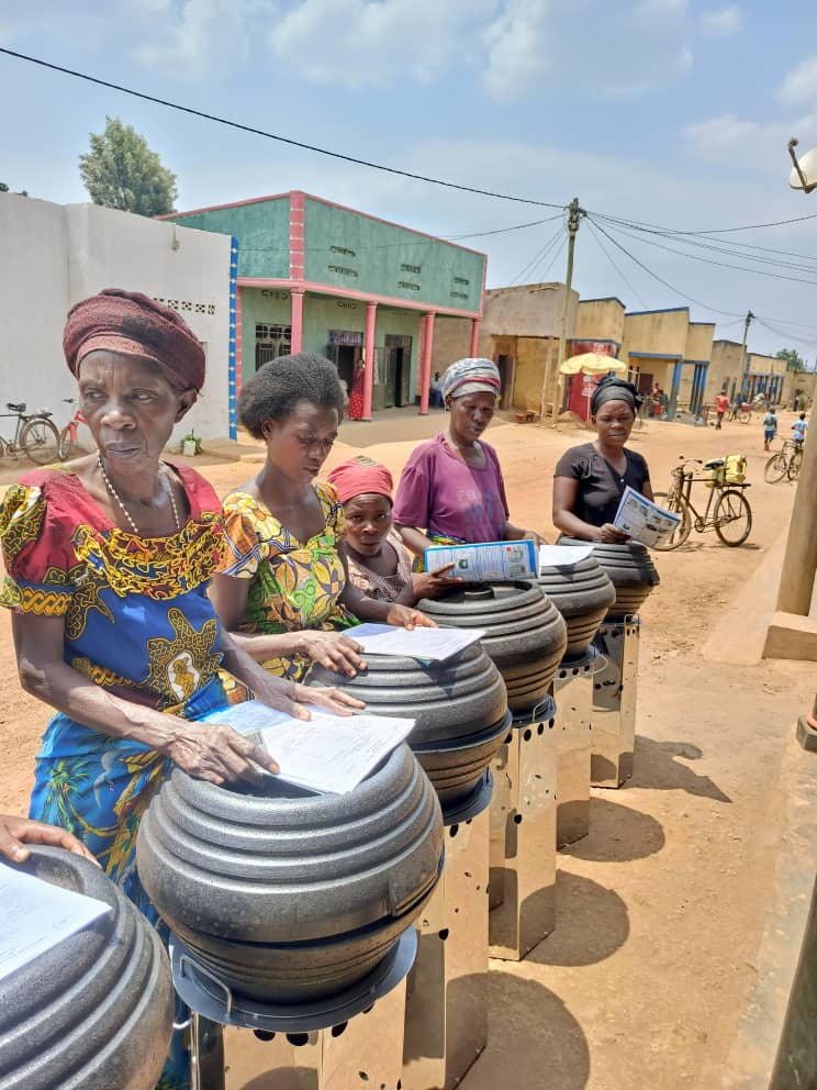 RECOR_Rw's tweet image. #FACE #PROGRA #ACORD #RWANDA: Improved cook stoves reduce deforestation rate, promote energy efficient use and alleviate burdens to vulnerable women and girls in @BugeseraDistr @AFD_France @onetreeplanted @restoreforward @REMA_Rwanda @RwandaForestry @Fortune_JP_ @ccfd_tsolidaire