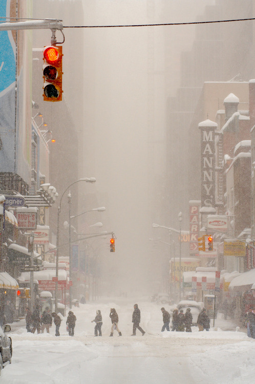 NikkiDale's tweet photo. Blizzard, New York City #Blizzard #NewYorkCity https://t.co/HGmUQlMnTb https://t.co/9wOznea2BK