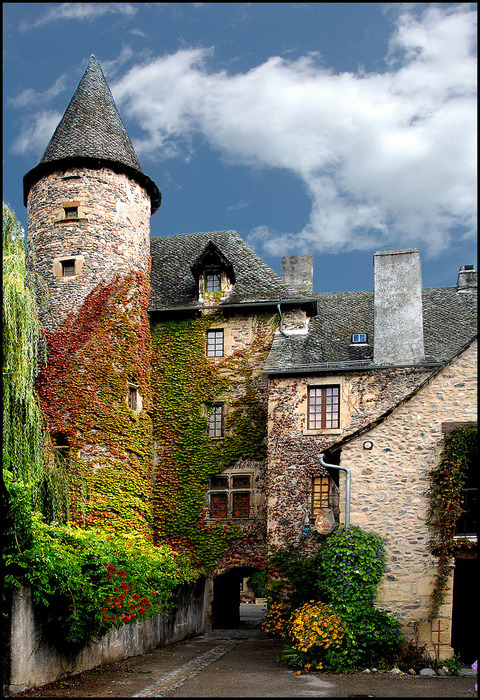 NikkiDale's tweet photo. Arched Entrance, The Pyrenees, France #ArchedEntrance #ThePyrenees #France https://t.co/1Nm9SMdEZp https://t.co/nQ9hLhlNYI