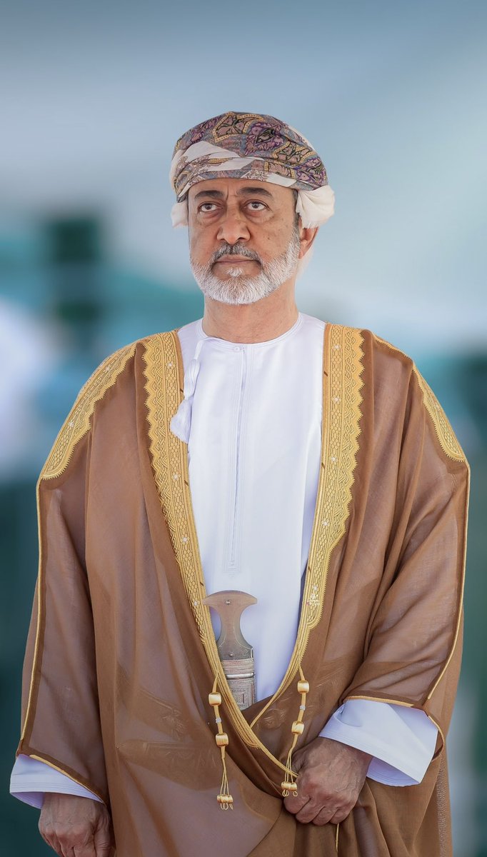 salim8rahbi's tweet image. كان طريقاً وعراً وصعباً ، ولكنه اختار ألا يَخضع المارد الحضاري العماني ، وألا يستكين ، وألا يرهن مواقفه ومبادئه ، وأن التحديات المالية والاقتصادية ليست نهاية، بل بدايةٌ نختبرُ فيها رصيدنا الحضاري من الصلابةِ والثبات.. فكان له ما أراد.