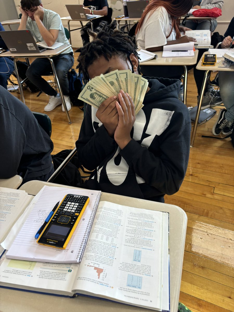 lulfiv3's tweet photo. Yall like niggas with money ? https://t.co/WW8Ob9yusv
