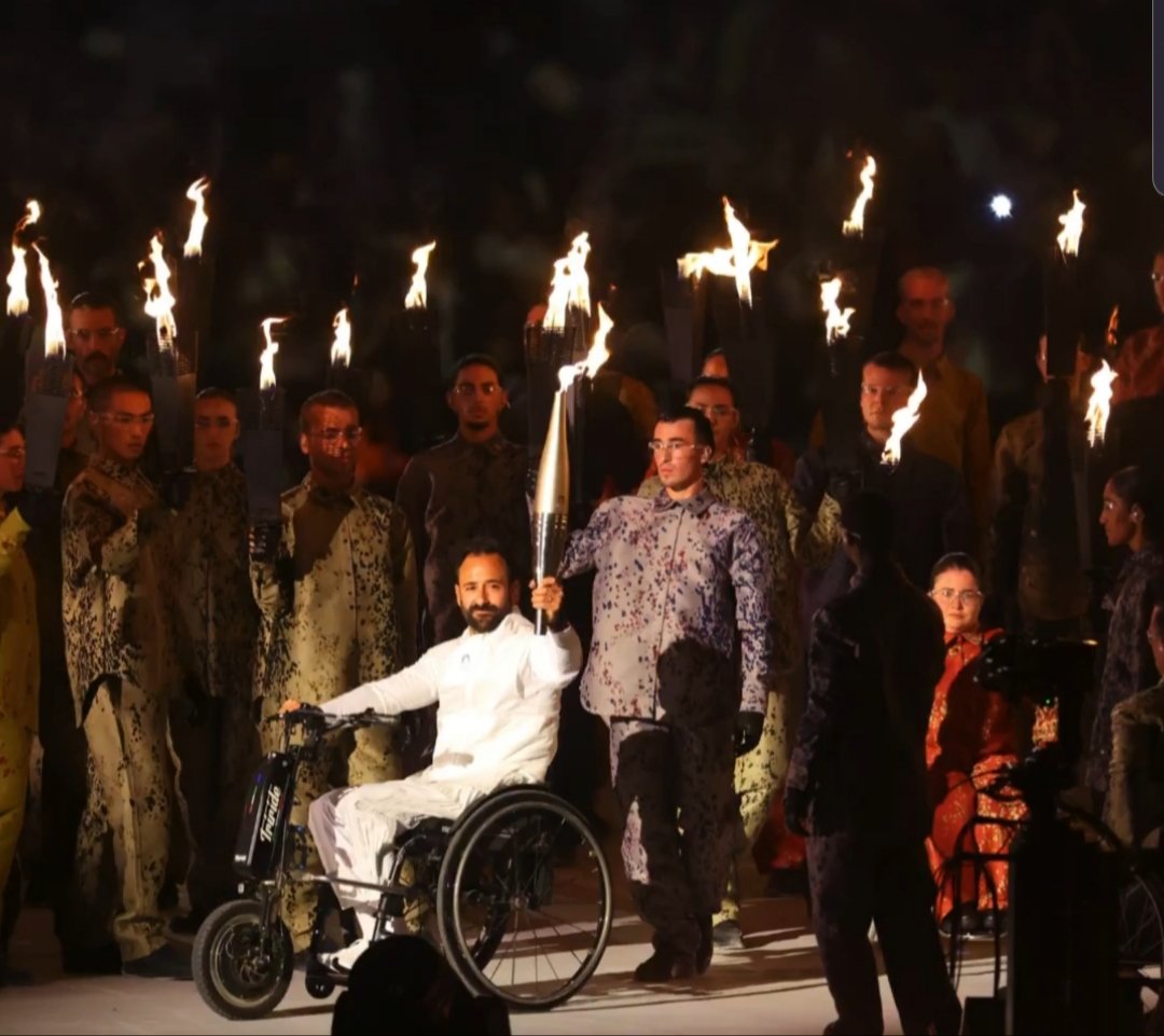 Dimanche soir à  #Paris, la plus grande cérémonie d'ouverture des #JeuxParalympiques au monde.