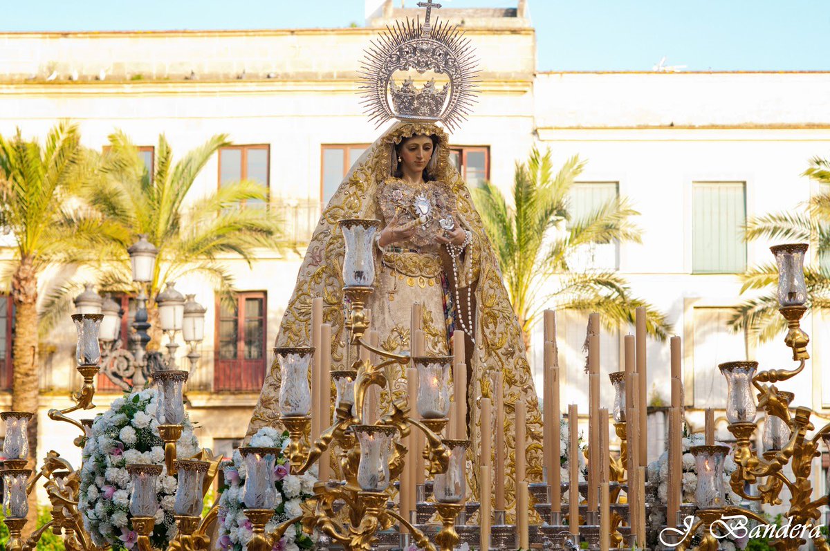 Cofrade en La Isla tweet media