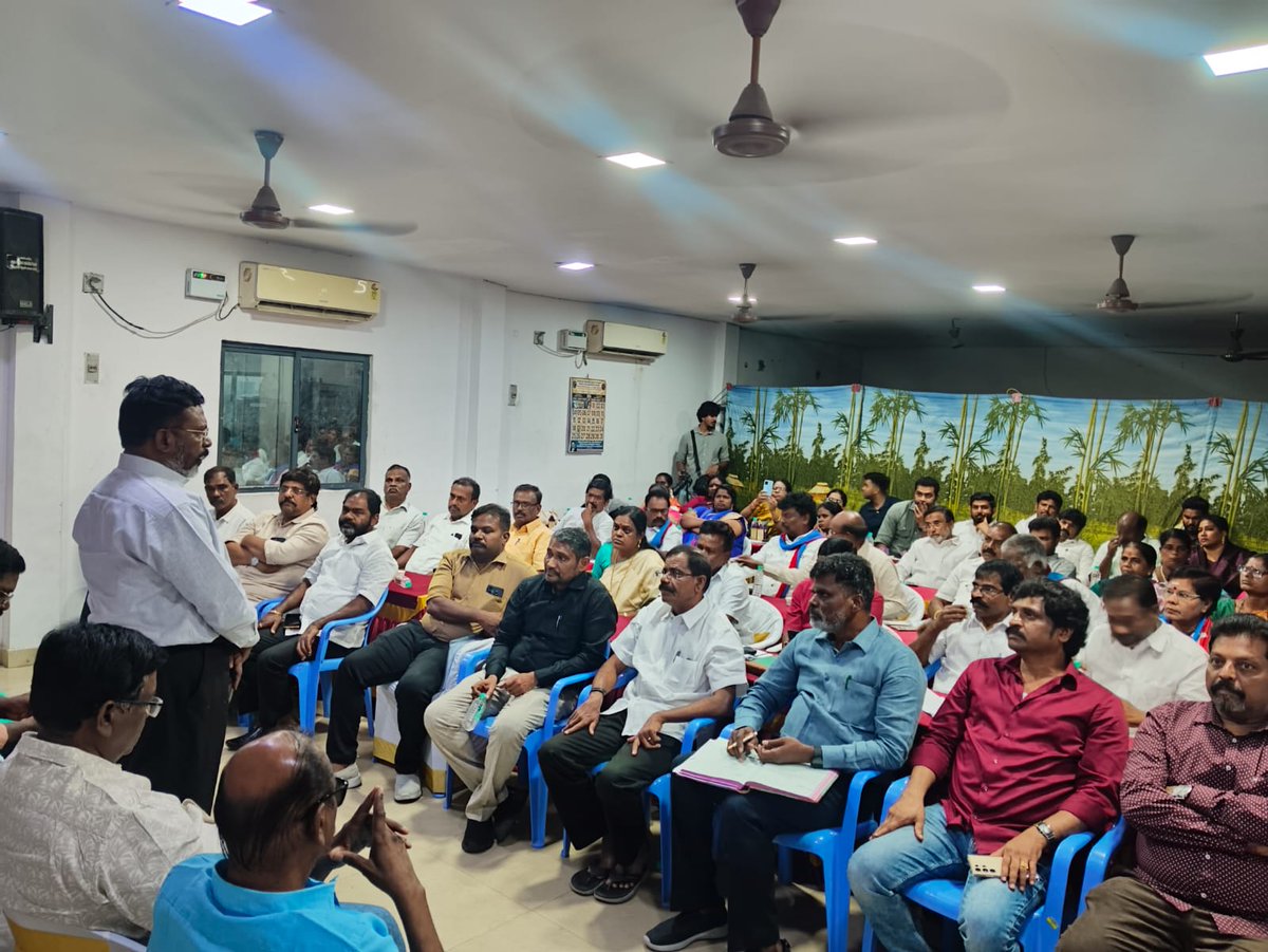 VCK_party's tweet photo. விடுதலைச் சிறுத்தைகள் கட்சியின் உயர்நிலைக் குழுக் கூட்டம்  அம்பேத்கர் திடலில்  நடைபெற்றது . இக்கூட்டத்தில்  எழுச்சித்தமிழர் @thirumaofficial  அவர்கள் தலைமையுரை ஆற்றினார் .

#vck https://t.co/YVcqEhWfd8