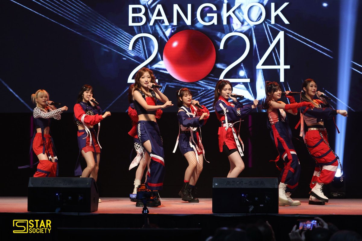 STARSOCIETY_TH's tweet photo. “Girls2” ร่วมพิธีเปิดงานมหกรรมญี่ปุ่นครั้งใหญ่แห่งปี “NIPPON HAKU BANGKOK 2024” ที่มาในคอนเซปต์​ #โดนตกไม่รู้ตัว

#NIPPONHAKUBANGKOK2024
#Girls2xNIPPONHAKU
#Girls2 #ガールズガールズ
#เกิร์ลส์เกิร์ลส์ #Girls2inThailand 
#NIPPONHAKUBANGKOK2024_DAY1
#日本を好きになっちゃった https://t.co/rhFNOss8yG