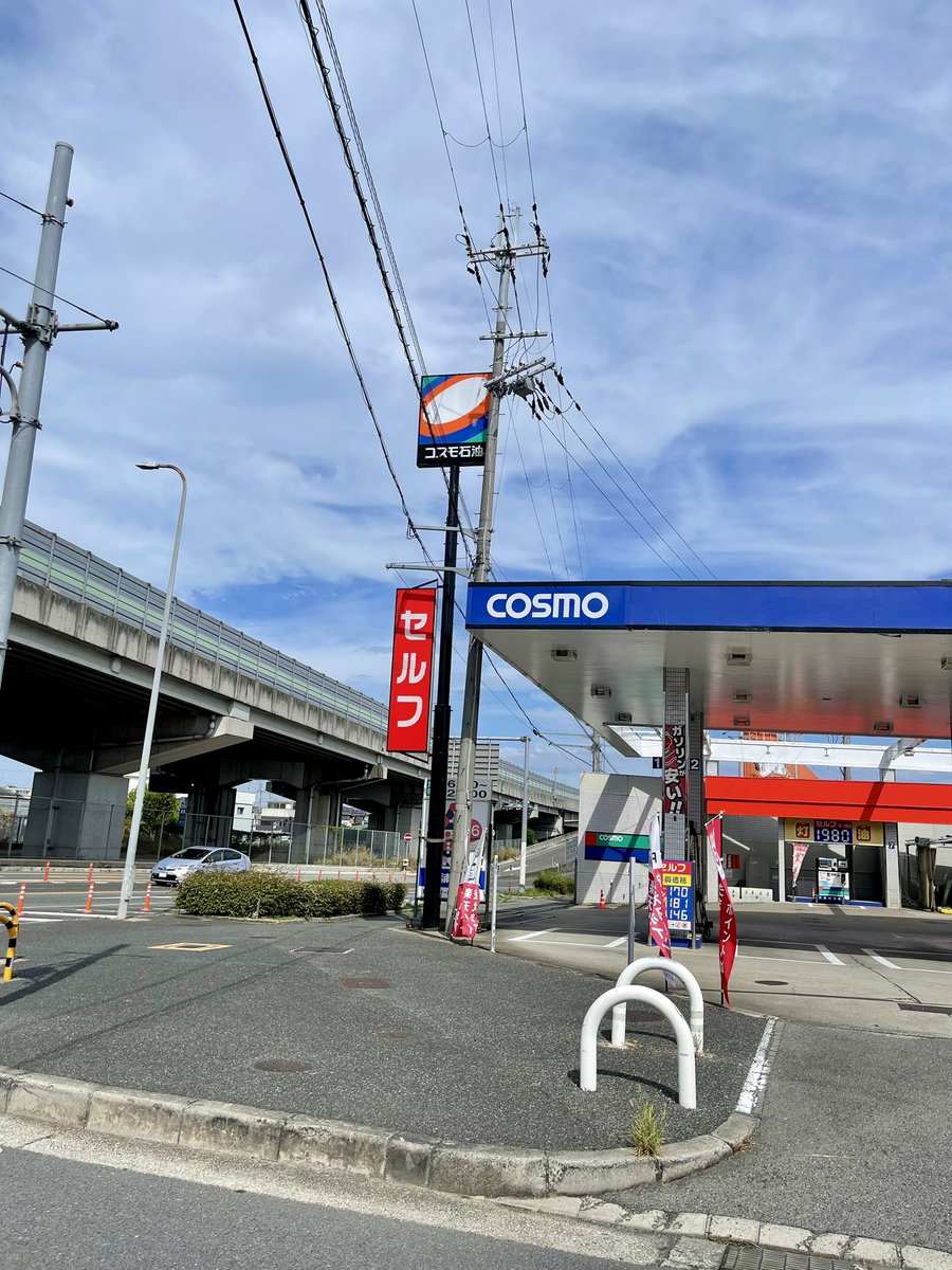 nothanza_wa's tweet photo. ほんまに台風か？ってくらい暑いし晴れてる https://t.co/hoXPT9iOuE