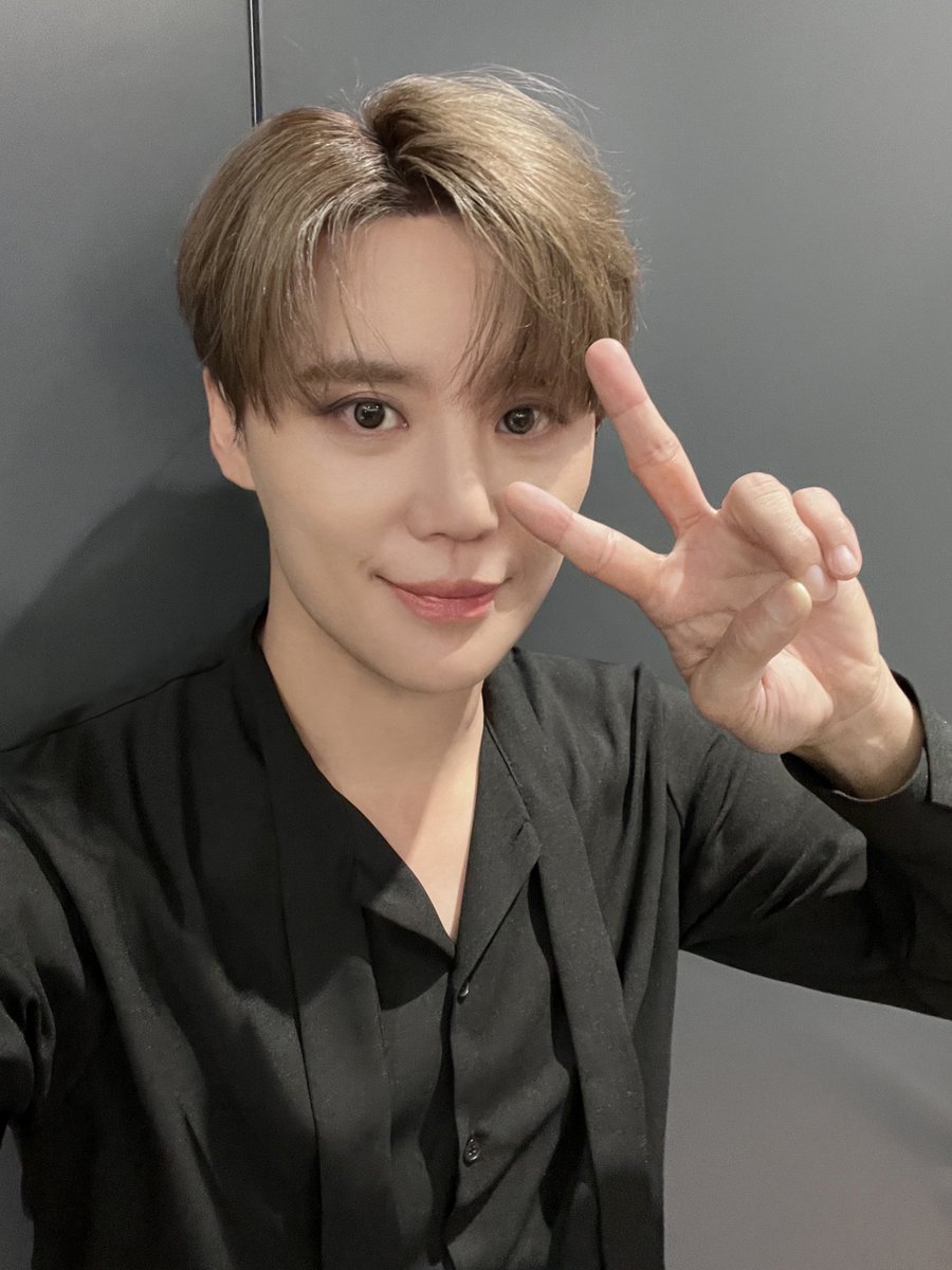 Junsu_PALMTREE's tweet image. 너와 내가 음악으로 하나되는 𝓜𝓪𝓰𝓲𝓬 𝓼𝓹𝓮𝓵𝓵을 아르켜 주께🪄
  
🎶Enjoy Better Music🎶
  
K POP UP CHART SHOW IN JAPAN
오늘 저녁 6시 30분 
채널 #ENA 본방사수📺
  
#김준수 #KIMJUNSU #金俊秀 
#XIA #XIA준수 #ジュンス