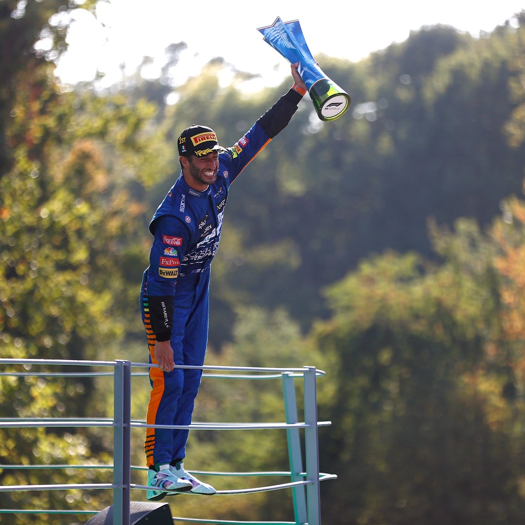 ausgrandprix's tweet photo. Monza 2021, you will always be famous! 🌟

#ItalianGP #F1 https://t.co/h7JpDwWr6J