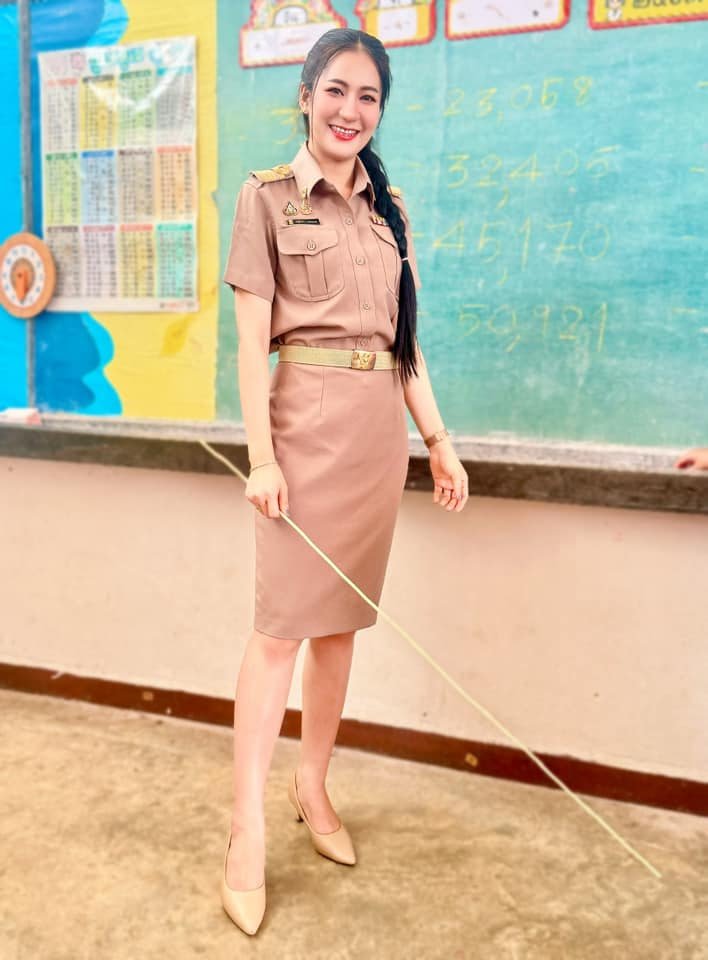 เด็กดื้ออะโดนไม้เรียว  ส่วนคนโตดื้อมีไม้หน้าสามรออยู่ 🤣    #ครูราชการ  #ครูสาว  🥰