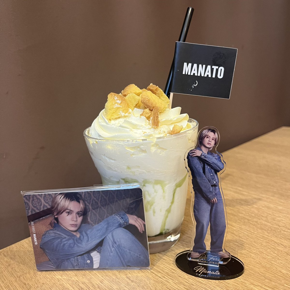 MikapontasMika's tweet photo. タワレコカフェ行ってきた♡
BESTY、BE:FIRSTいっぱいの幸せ空間でした✨
入り口にメンバーへのメッセージ書くのあったから張り切って書いてきた☺️
2:BE全曲好きだし、ドームで会えたら、新曲歌ってくれるなんてワクワクしかない❤️🔥
シュントのBDもベス愛を感じたよ❤️
#FB_ 2BE
#タワレコカフェ名古屋 https://t.co/ADwiA5D3Aw