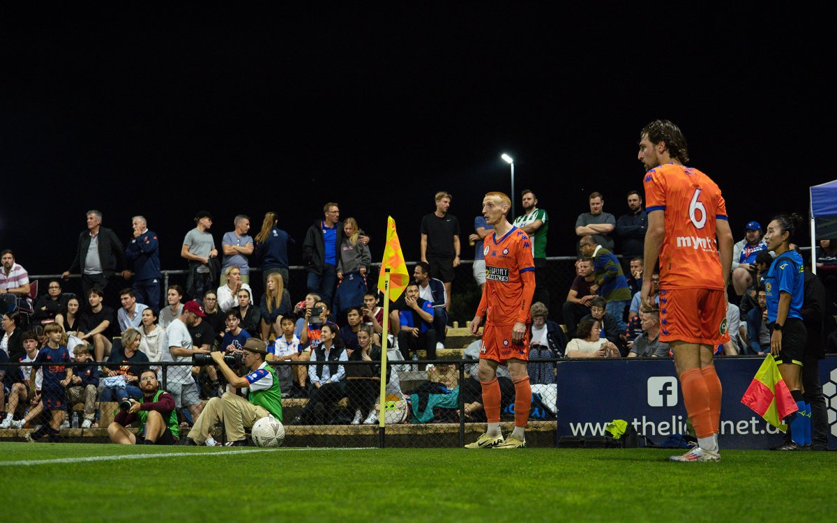 lionsfc1's tweet photo. 1️⃣,8️⃣5️⃣3️⃣
Incredible support from our Lions family on Tuesday night 👏🦁
#HeartPridePassion #AustraliaCup #LIOvWSW https://t.co/KpRonTY3LP