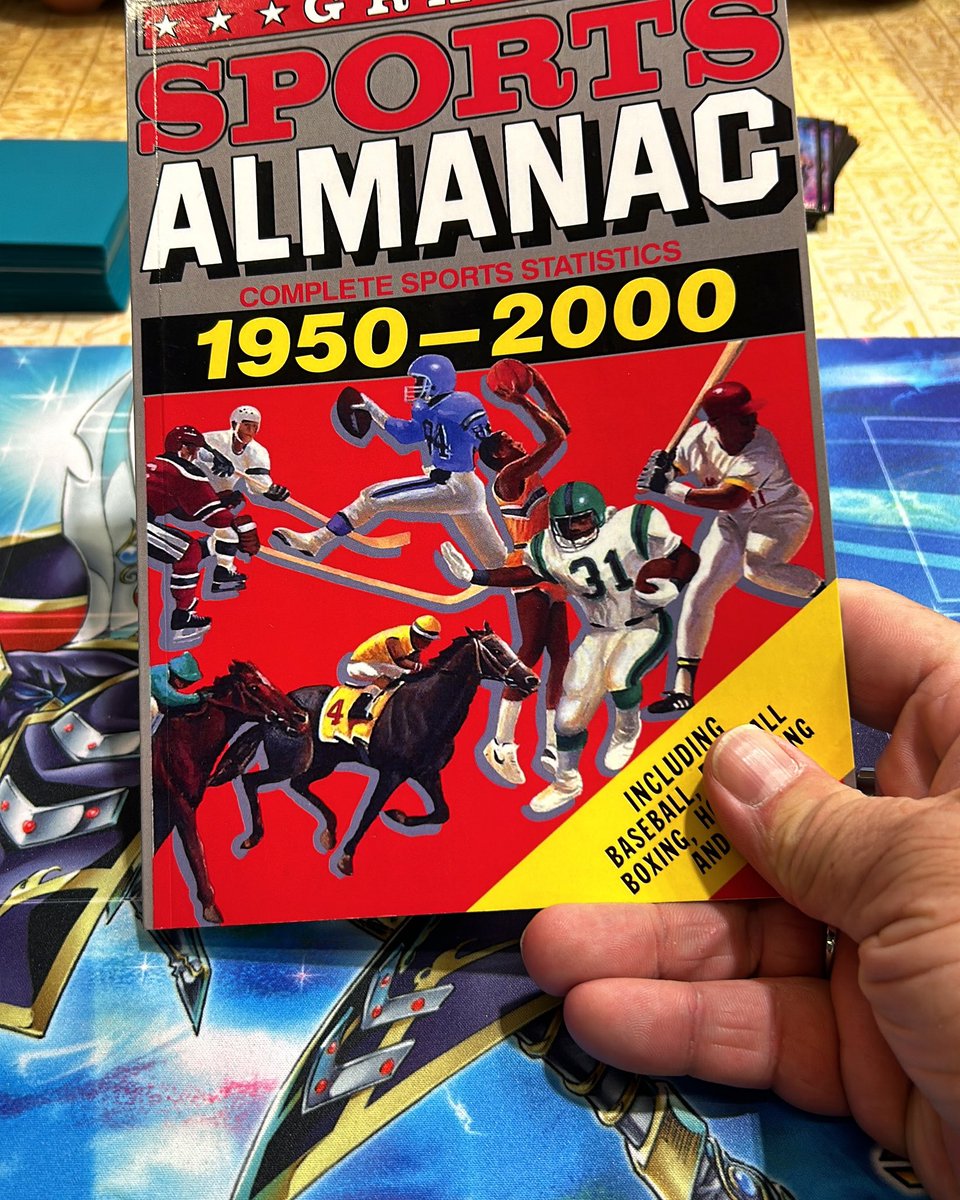 JTThrash's tweet photo. I'm going to be filthy rich soon, because I found this book at Gamescom. ☺️

Ahm...wouldn't any of you happen to have a flux compensator that you could lend me? 🥺 https://t.co/FjrMpIlkBY