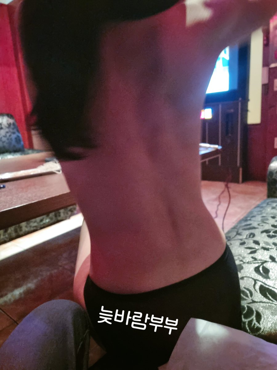 latewind0505's tweet photo. 불금인데 집에도 못가고 혼자 보내야하네요~~
머하고 혼자 보내야할지ㄷㄷㄷ
트윗이나 기웃거리는 중 입니다ㅋㅋ https://t.co/jITh77lpzM
