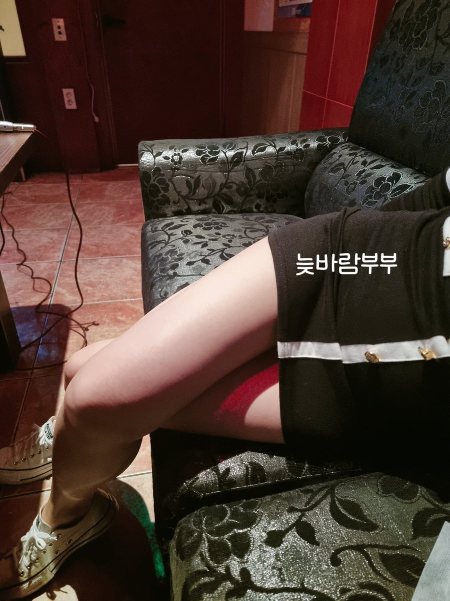 latewind0505's tweet photo. 불금인데 집에도 못가고 혼자 보내야하네요~~
머하고 혼자 보내야할지ㄷㄷㄷ
트윗이나 기웃거리는 중 입니다ㅋㅋ https://t.co/jITh77lpzM