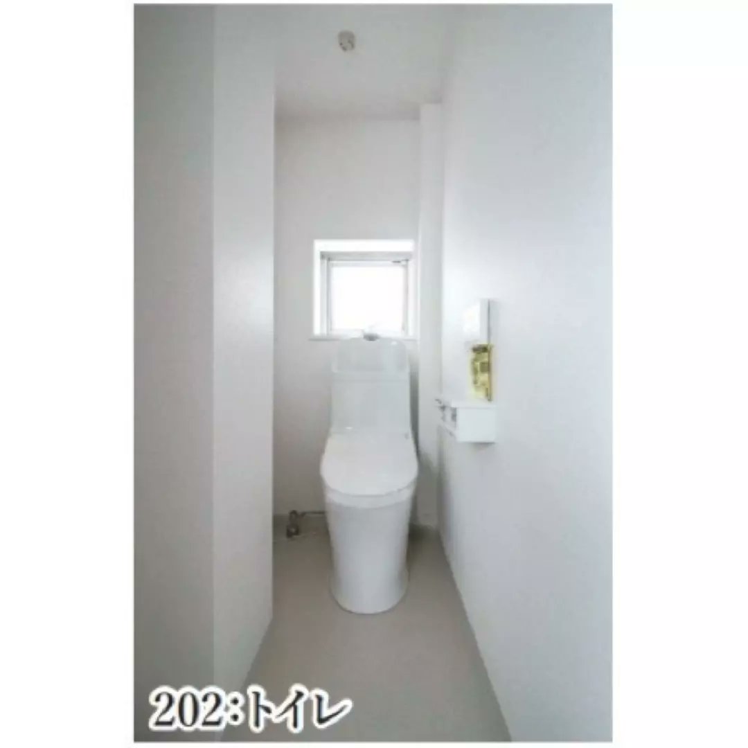 LEGARE_Office's tweet photo. 【貸家事務所・サロン】
201号室：130,000万円
202号室：110,000万円
平塚市明石町
平塚駅徒歩6分！
リフォーム済みで綺麗です。
ご質問など気になる事ありましたら、お気軽にご連絡下さい。
TEL　0463-75-8844
営業時間　AM9:30~PM18:00
定休日　毎週水曜日

#平塚 #大磯  #湘南  #不動産 #貸事務所 https://t.co/HVMGnwP1I4