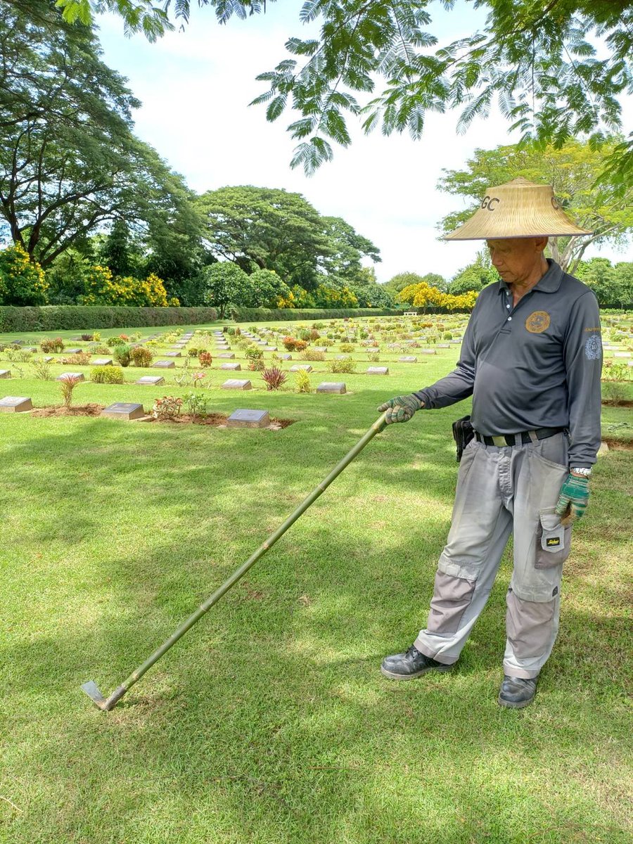 KanCwgc's tweet photo. Hoe head for mulch application made to measure by local mechanic, bamboo handle made by us, cut to size for individual gardeners, have a good weekend folks #taskspecific #chungkaiwarcemetery @CWGC https://t.co/pZTHlFnXwG