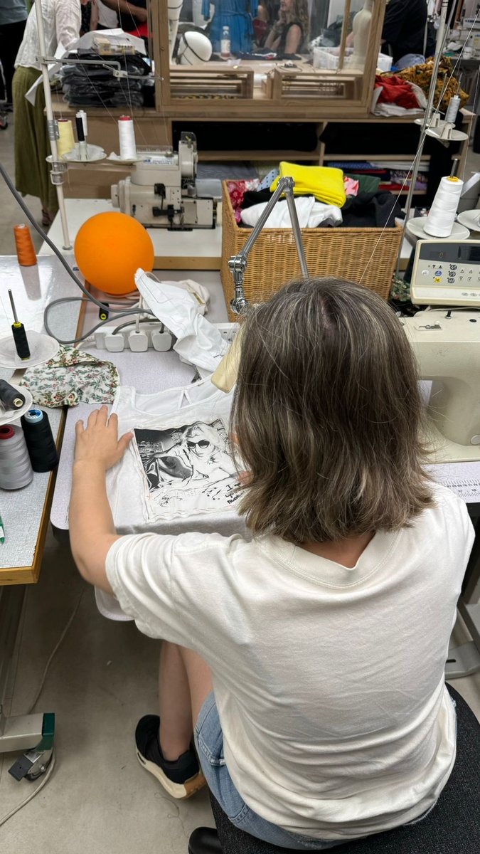 FTALondon's tweet photo. Great to meet the team from @ReLondon_UK yesterday at #Haringey 

For the past few years with been engaging with #repair #recycling classes at our @FCworkspace 

The future looks 🌅

@fashion_enter @belfastcaz @LDN_economy @FinsburyParkLdn @IslingtonBC https://t.co/87rZFTQ5T5