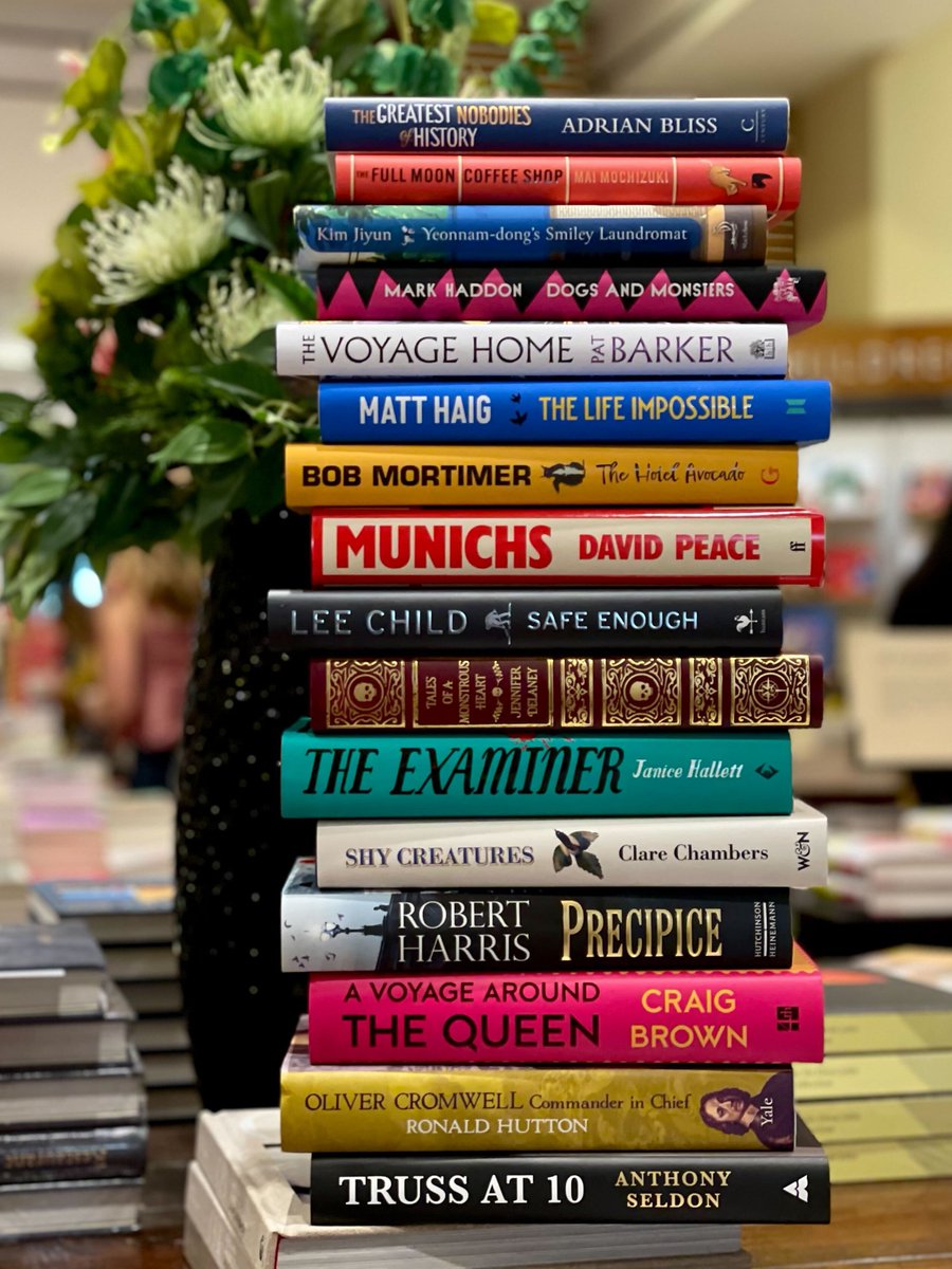 Waterstones tweet media