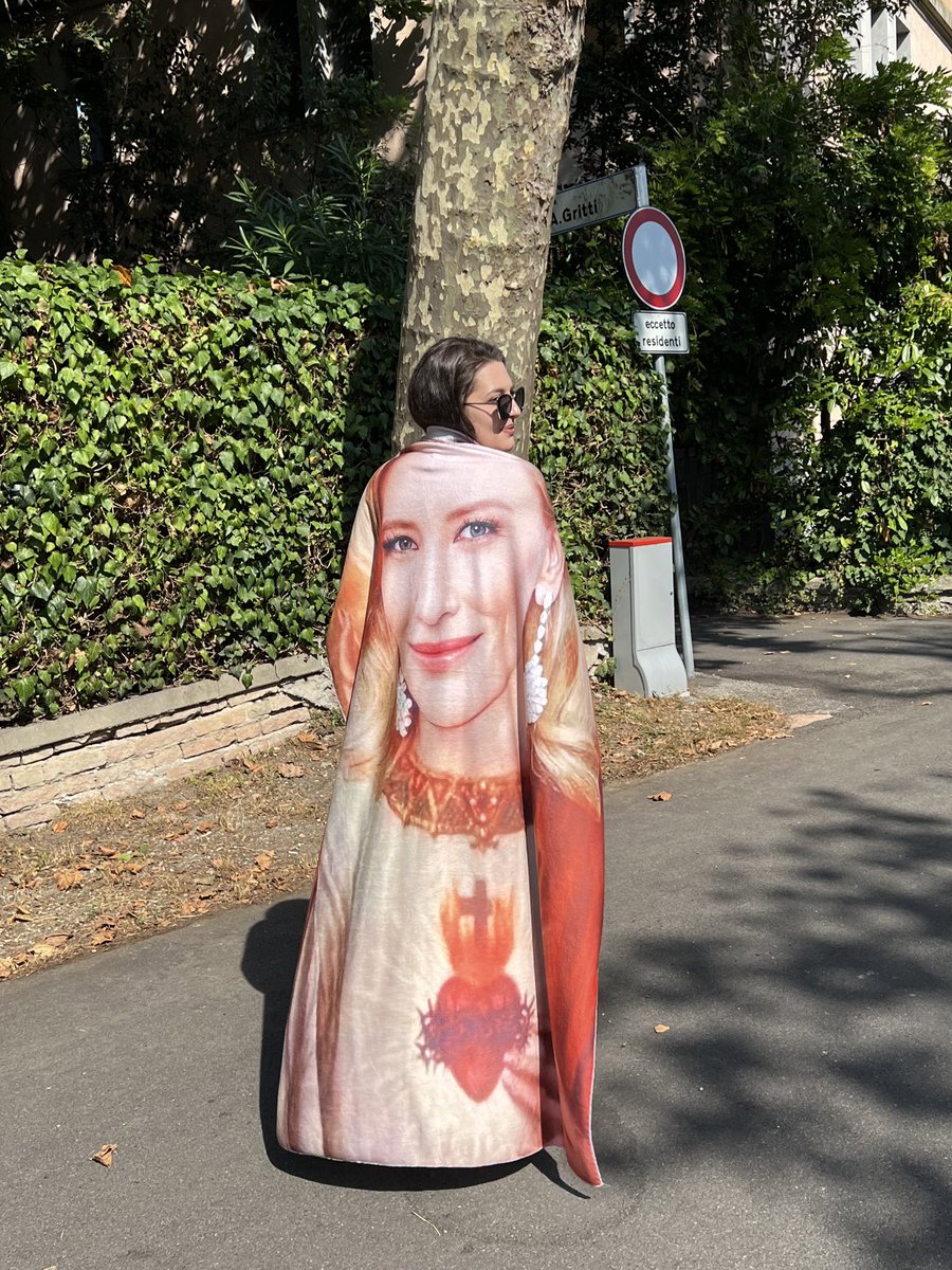 airdwinterstar's tweet photo. cate blanket 🥰 https://t.co/tz4IYJMQje