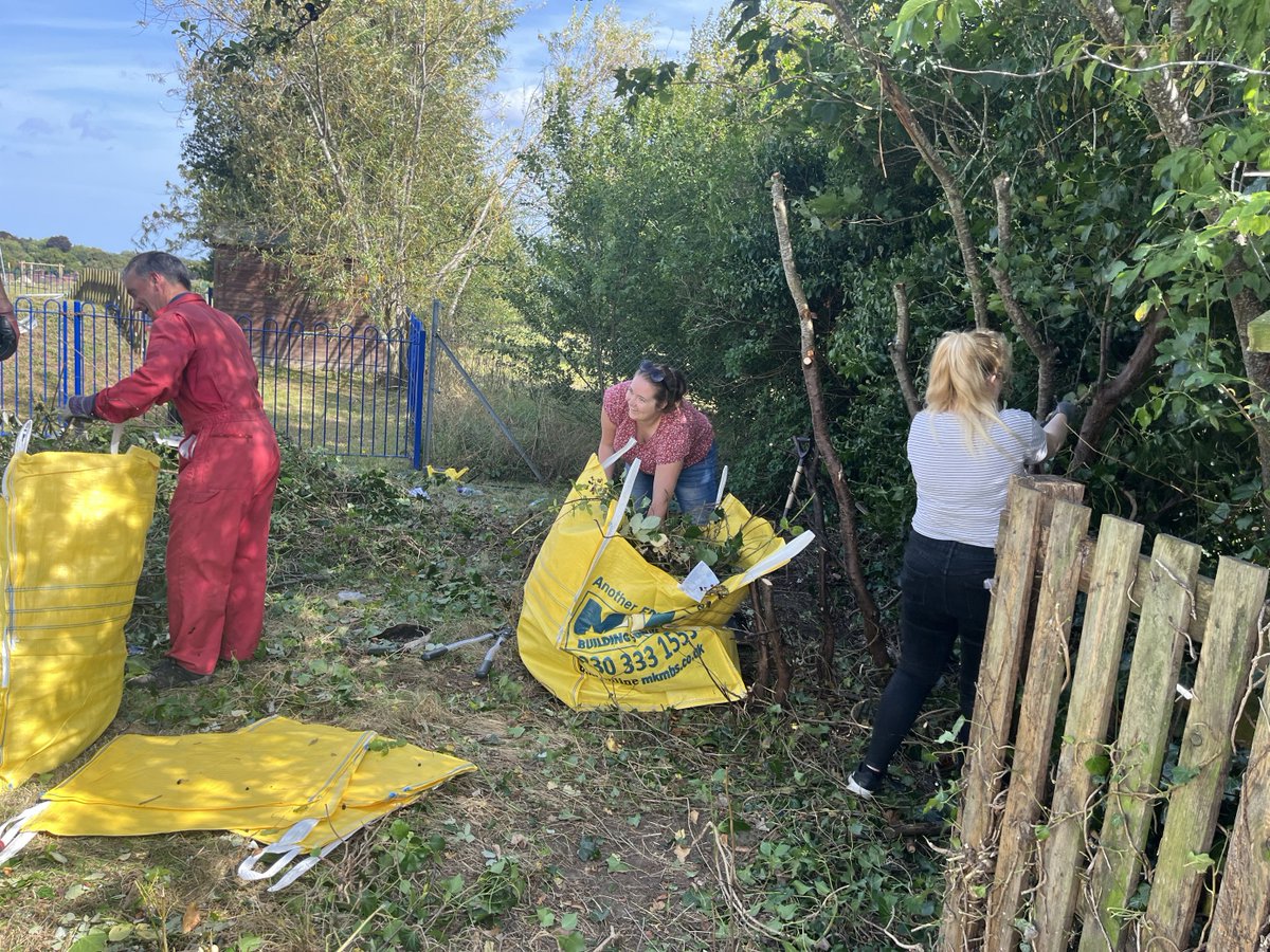 Price_Bailey's tweet photo. On Tuesday Price Bailey, @birkettsllp and Roche Chartered Surveyors came together to help The Benjamin Foundation freshen up the Town Tots and Kidzone Nursery in Norfolk. -@CharityTBF

The team had great fun working on making the garden more accessible while offering their help with the fencing and giving it a fresh layer of paint.🎨 🖌

The Benjamin Foundation focuses on tackling youth homelessness, providing Early Years education, youth and family support across East Anglia.

#fundraising #charity #community #TeamPB