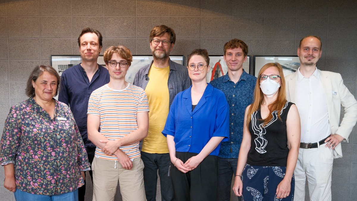 DNB_Aktuelles's tweet photo. Wir begrüßen den neuen Jahrgang unseres DH-Stipendiums und den 1. Jahrgang des Forschungsstudienprogramms von HERMES zum Auftaktworkshop! Wir unterstützen die Forschung und freuen uns auf die Projekte zu unseren Daten und digitalen Objekten. #DH #DigitalHumanities #DNBLab https://t.co/IWTkDh2hKr