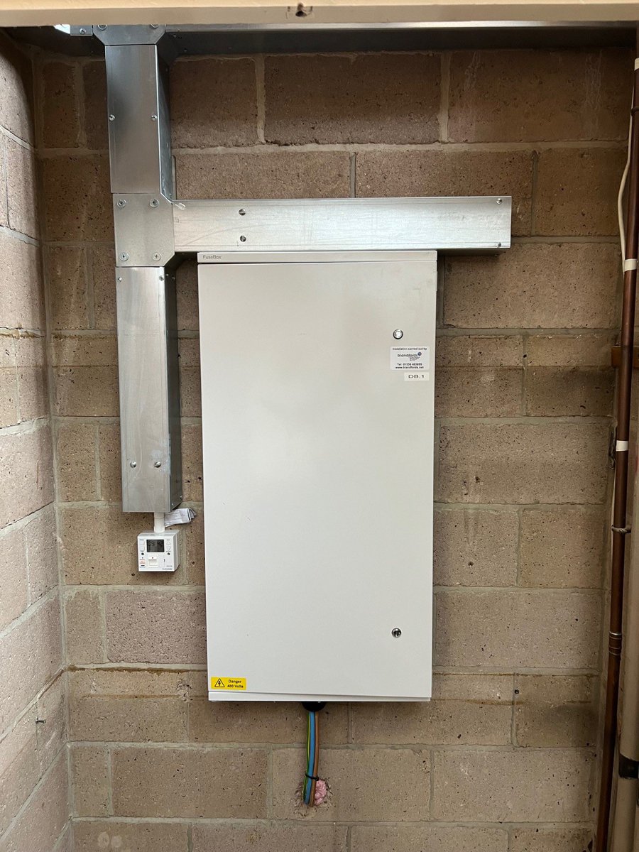 blandfordsllp's tweet image. Our first time using the @CPFuseBox three phase distribution board. Plenty of space and some great features to speed up installation. A full range of 10ka protection devices available #fusebox #distributionboard