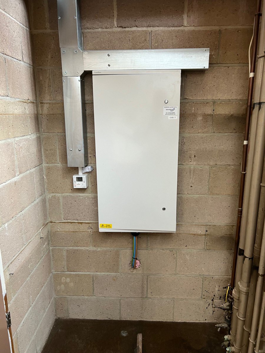 blandfordsllp's tweet image. Our first time using the @CPFuseBox three phase distribution board. Plenty of space and some great features to speed up installation. A full range of 10ka protection devices available #fusebox #distributionboard