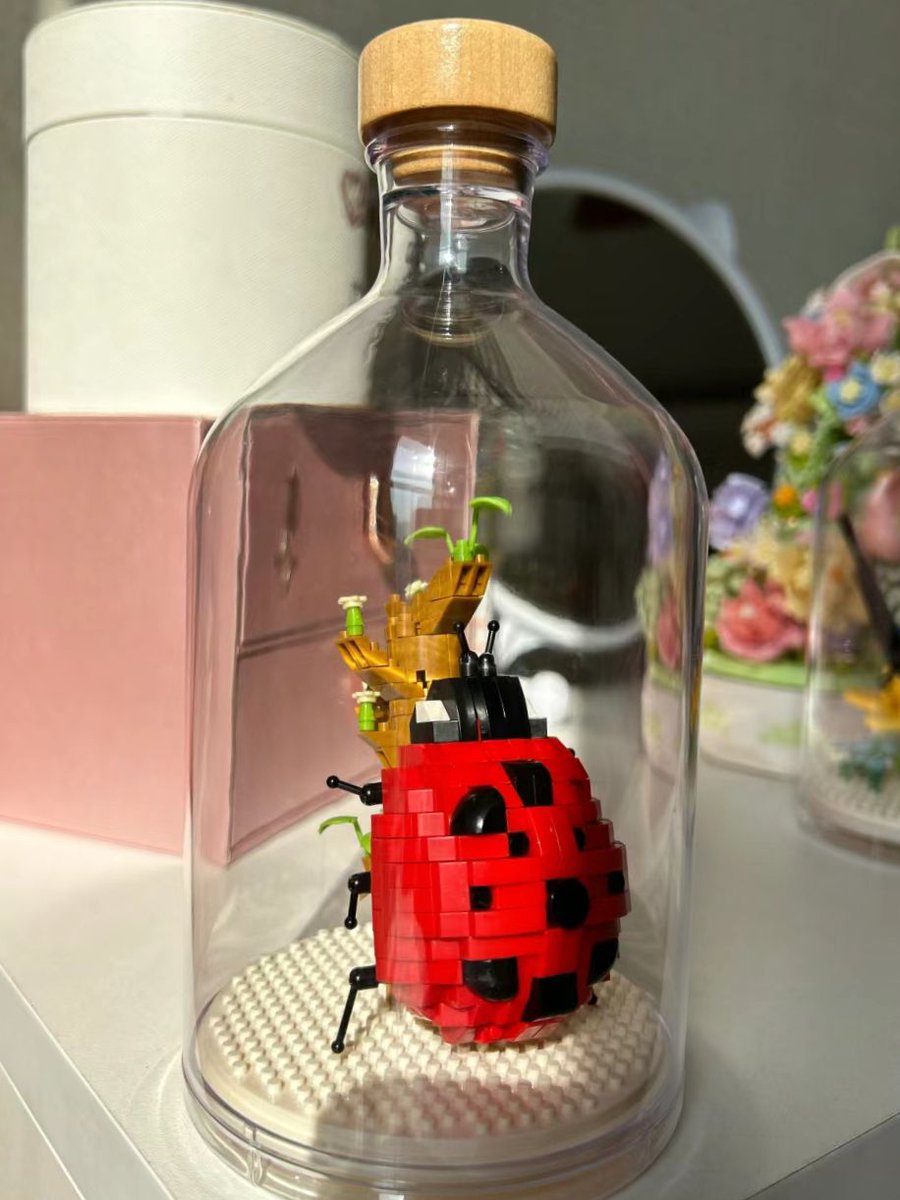 iyasudadeh_'s tweet photo. TERNYATA ADA LEGO BRICKS SELUCU INI😭

modelnya ala terarium gitu jadinya keliatan cantik banget, bahkan bisa kalian jadiin kado juga https://t.co/nu0Buqngbm