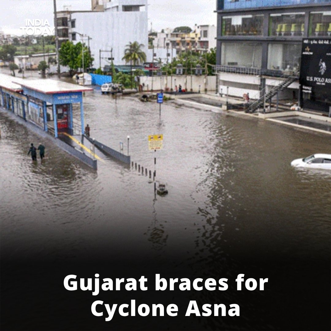 IndiaToday's tweet photo. Heavy rain lashed #Gujarat's Saurashtra-Kachchh region as the India Meteorological Department (#IMD) said that a deep depression in the area was likely to intensify into a cyclonic storm and hit the coast.
Read more: https://t.co/CL2EFcfwjk
#ITCard #Cyclone #Saurashtra #Kachch #CycloneAsna