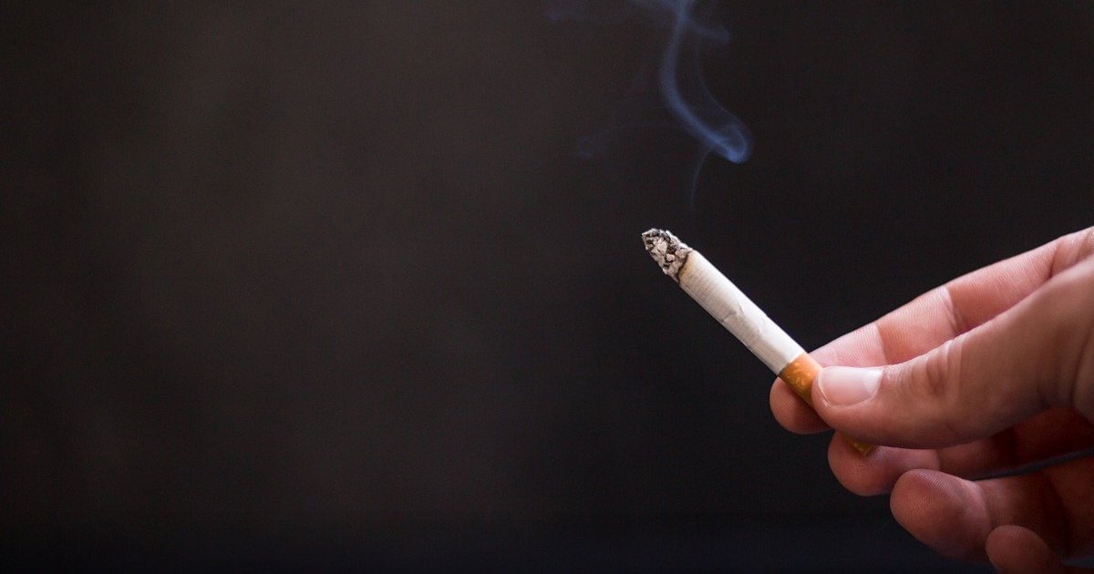 Hyvää <a href="/SavutonSuomi/">SavutonSuomi</a>-päivää! Sisäilman #radon on tupakoinnin jälkeen merkittävin tunnettu keuhkosyövän aiheuttaja. Erityisesti tupakoijilla riski sairastua on suuri. Älä siis tupakoi, mittauta radonpitoisuudet ja tarvittaessa tee radonkorjaus. stuk.fi/radon