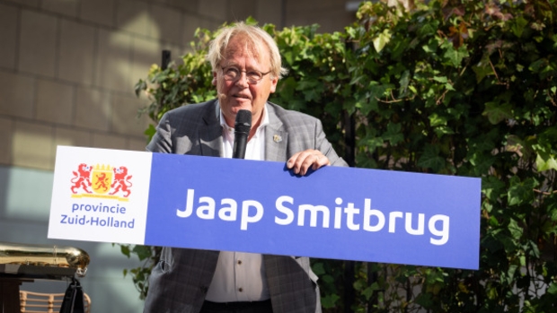 Vertrekkend CdK Jaap Smit krijgt brug vernoemd in Vlietland #voorschoten -  voorschotensekrant.nl/l/27843