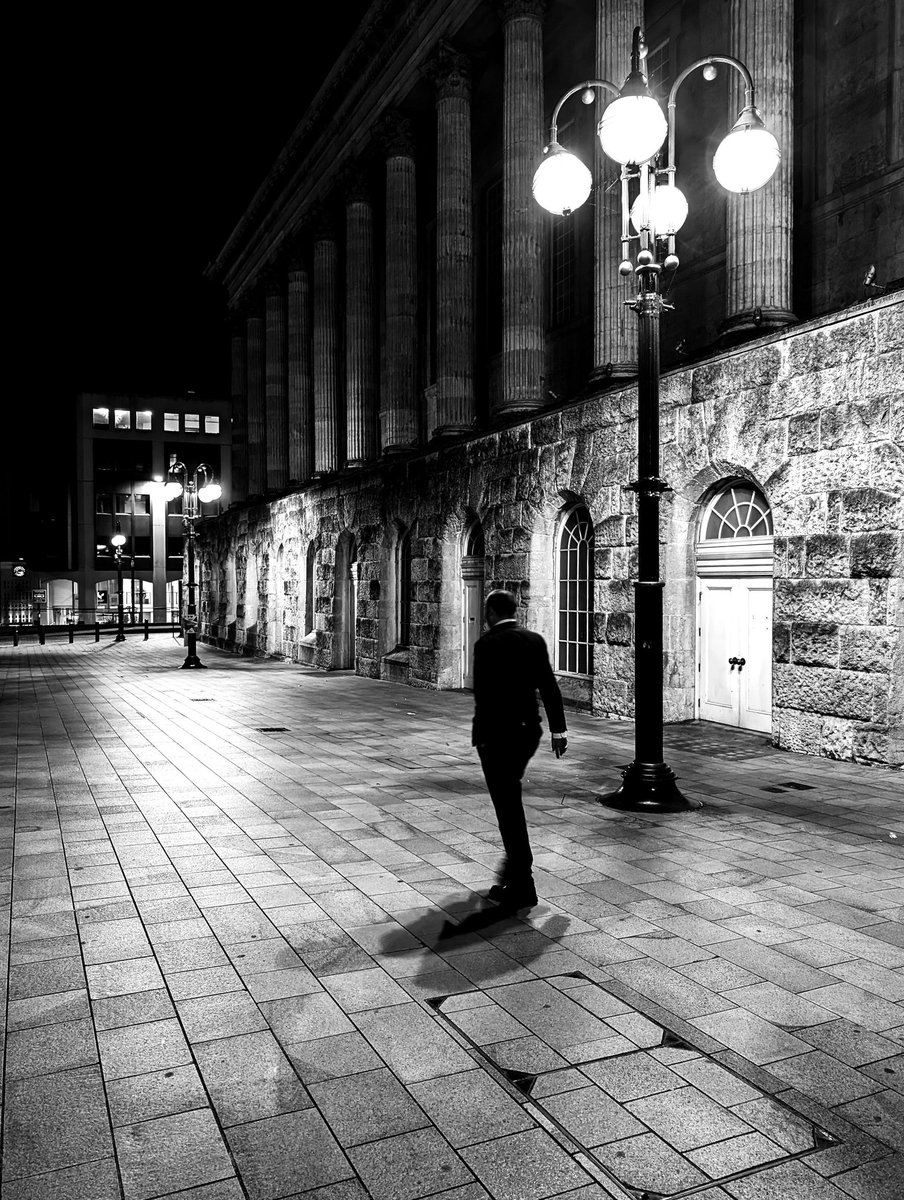 danutcristea_'s tweet photo. Walk...#streetphotography #bnw #blackandwhitephoto https://t.co/1St58xkw25