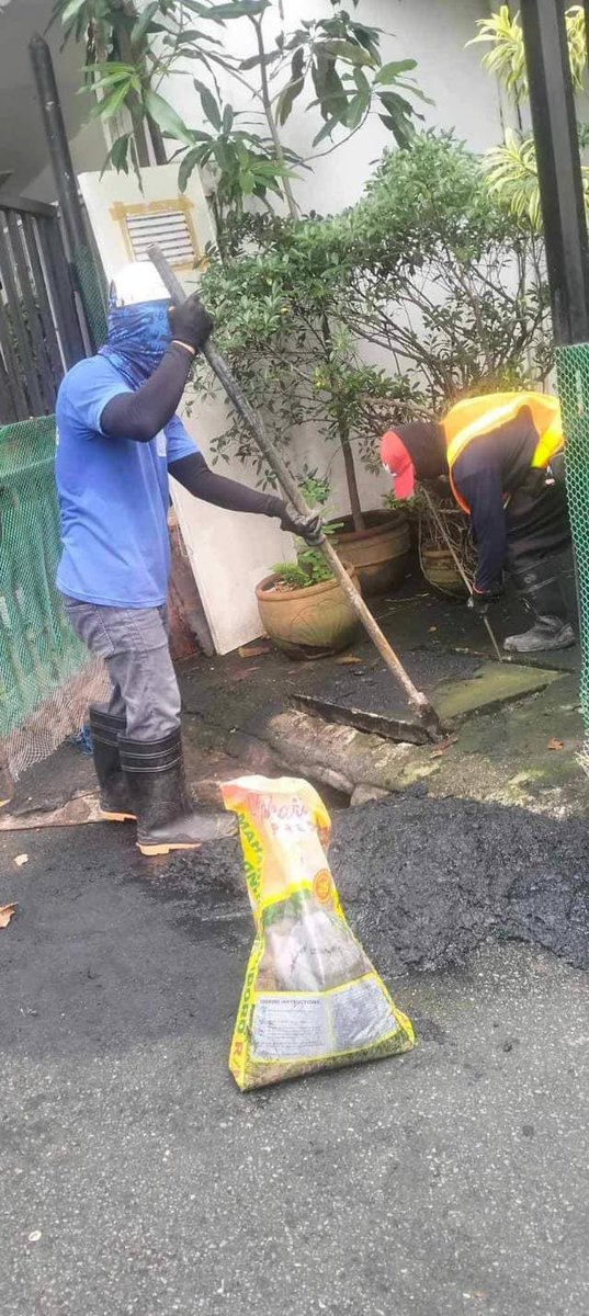 OFFICIALMUNTI's tweet photo. Kung kailangan ng declogging assistance, mangyaring magpadala ng request letter sa Engineering Department (2nd Flr., Main Bldg., City Hall) mula Lunes hanggang Biyernes, 8:00am hanggang 5:00pm.
#Muntinlupa #Declogging #EngineeringDepartment
๐ท: Engineering Department https://t.co/0jLtqC00es