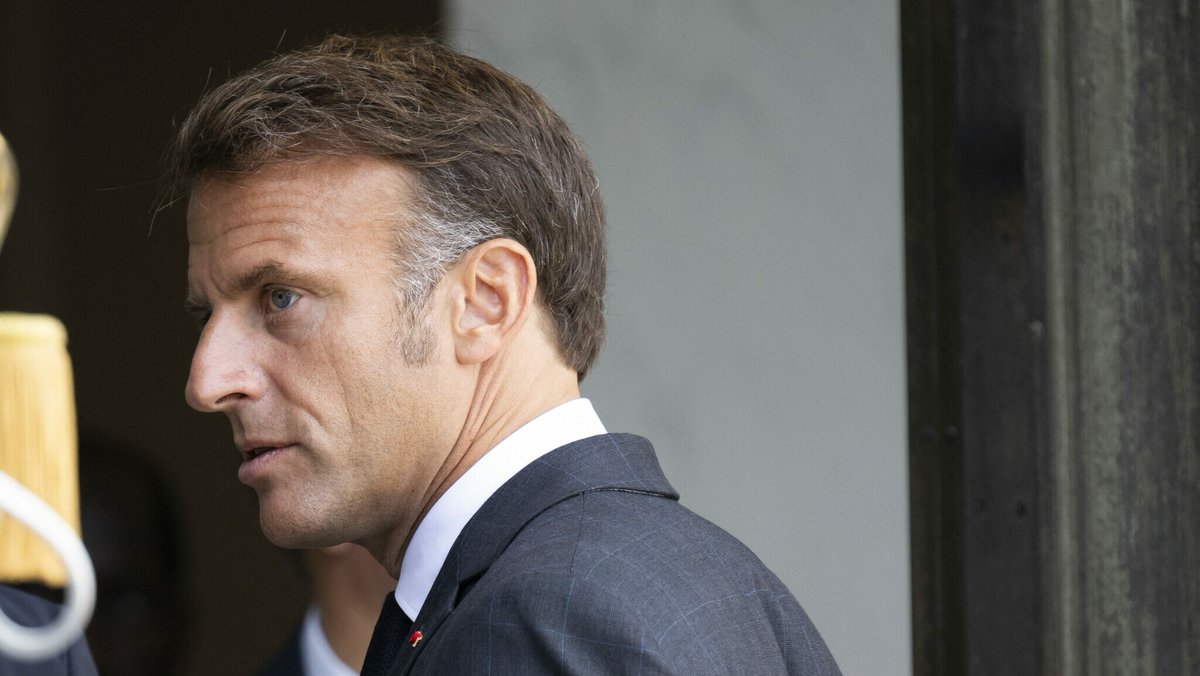 humanite_fr's tweet image. Macron a finalement reconnu la véritable raison pour laquelle il refuse d’appeler Lucie Castets à Matignon. « Si je la nomme, elle abrogera la réforme des retraites et augmentera le Smic à 1 600 euros... »

➡️ l.humanite.fr/0JM