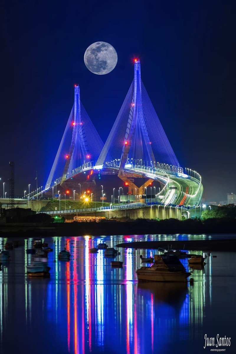Puente de la Constitución, Cádiz.
📸 Juan Santos 
#andaluciayole #andalugrafias #andaluciasolohayuna
#cadiz 
#sevilla 
#malaga 
#huelva 
#jaen 
#granada 
#cordoba
#almeria
#andaluciaparaiso
#andaluciaturismo
#visitaandalucia