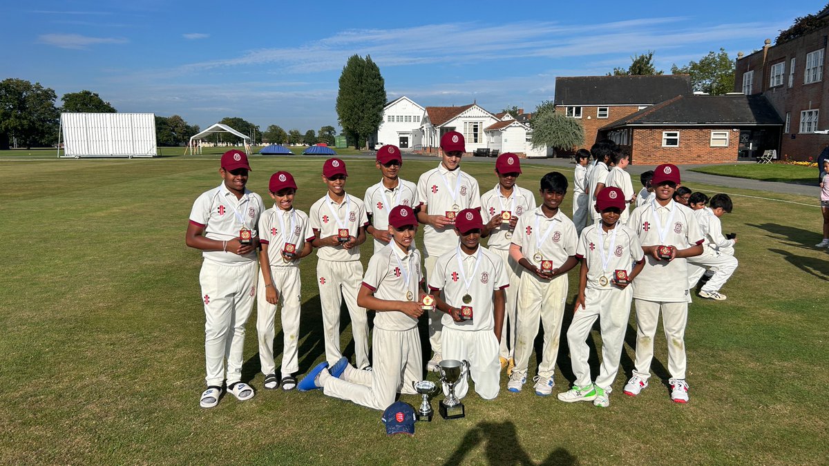 𝗨𝟭𝟮 𝗕𝗿𝗶𝗮𝗻 𝗧𝗮𝘆𝗹𝗼𝗿 𝗧𝗿𝗼𝗽𝗵𝘆 🏆

Congratulations to <a href="/OakfieldParksCC/">Oakfield Parkonians</a> on winning the U12 Brian Taylor Trophy beating <a href="/BuckhurstHillCC/">Buckhurst Hill Cricket Club</a> in the final at <a href="/felstedcricket/">Felsted Boys' Cricket</a> on Wednesday.

Match Scorecard ⬇️

essexcomps.play-cricket.com/website/cup/64…

Full Report Will Follow

#FlyLikeAnEagle