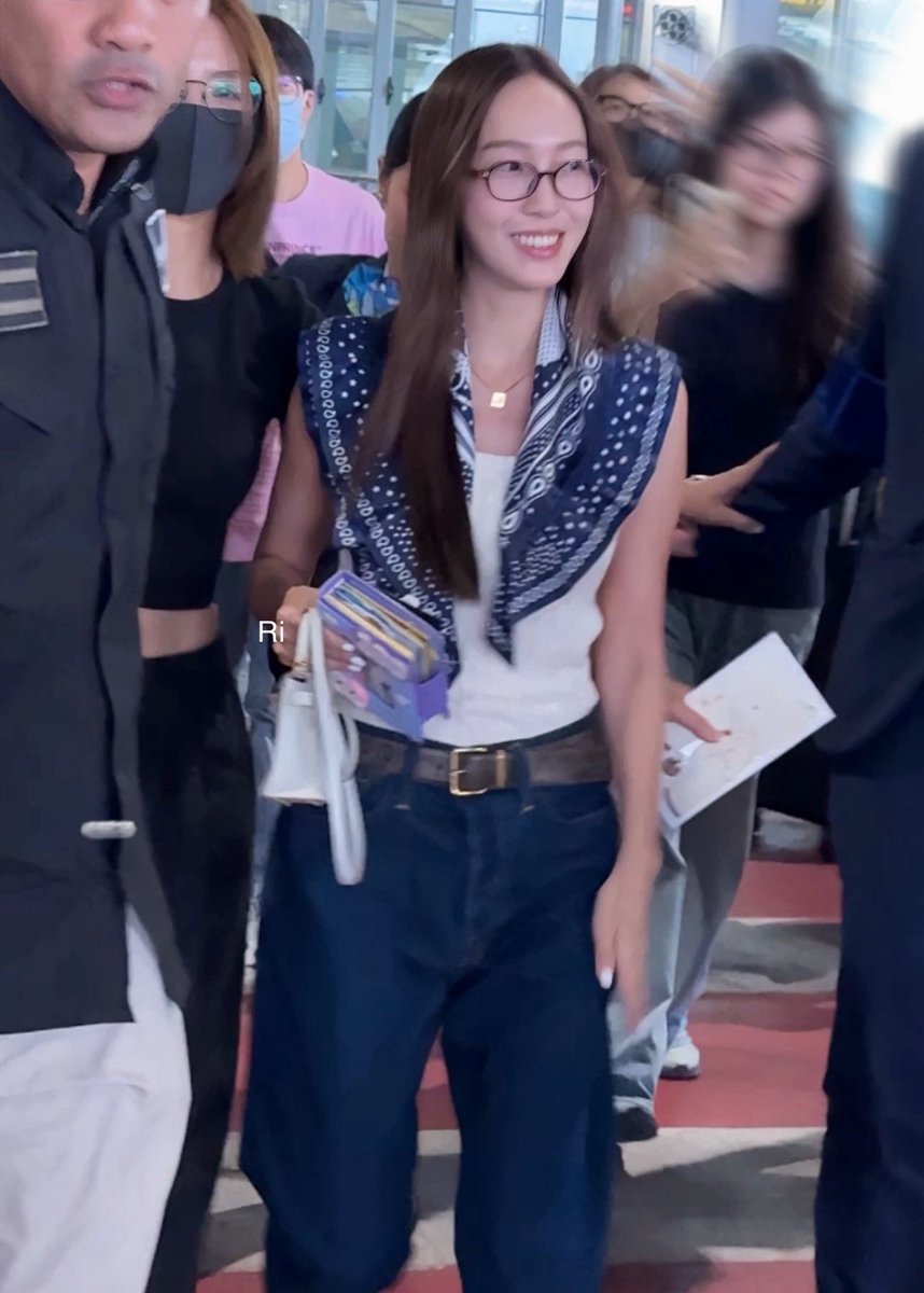 hyori_sunie's tweet photo. 240830 Jessica Jung 🛬 Suvarnabhumi airport

So cute my baby 🥹

#JessicaJung #제시카 #JessicaDiamondDreamsinBKK https://t.co/OCrAzGwWfx